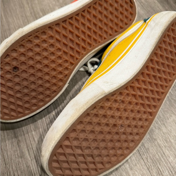 Vans - Picture 5 of 8